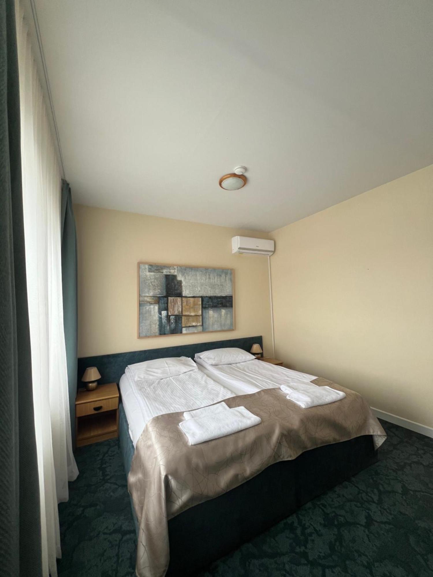 Butenas Hotel Tyla Birzai Luaran gambar