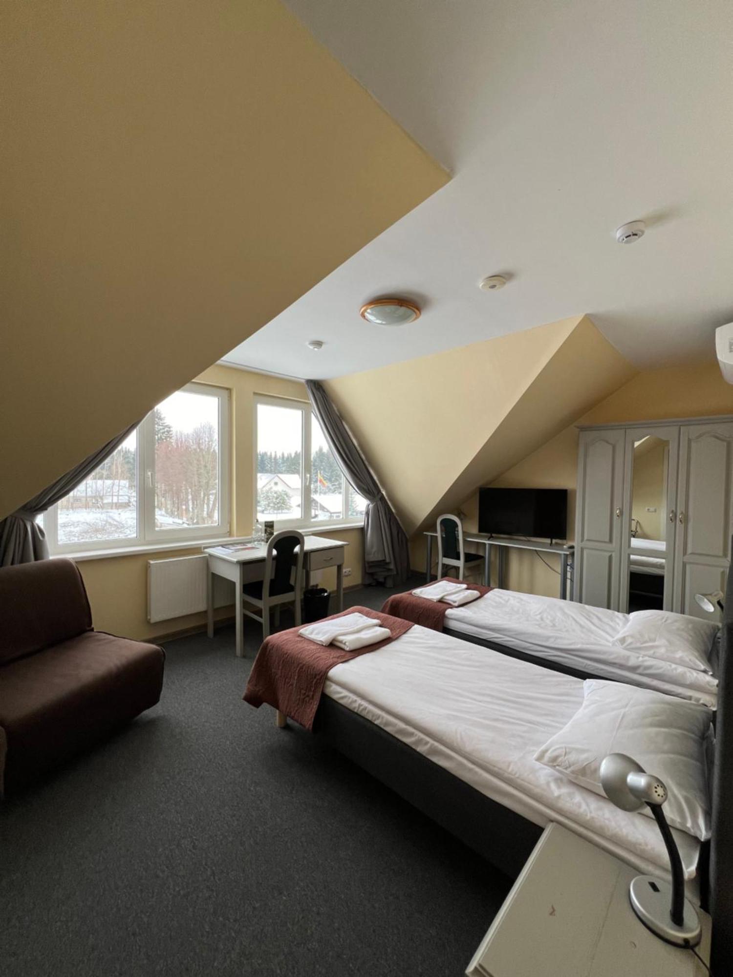 Butenas Hotel Tyla Birzai Luaran gambar